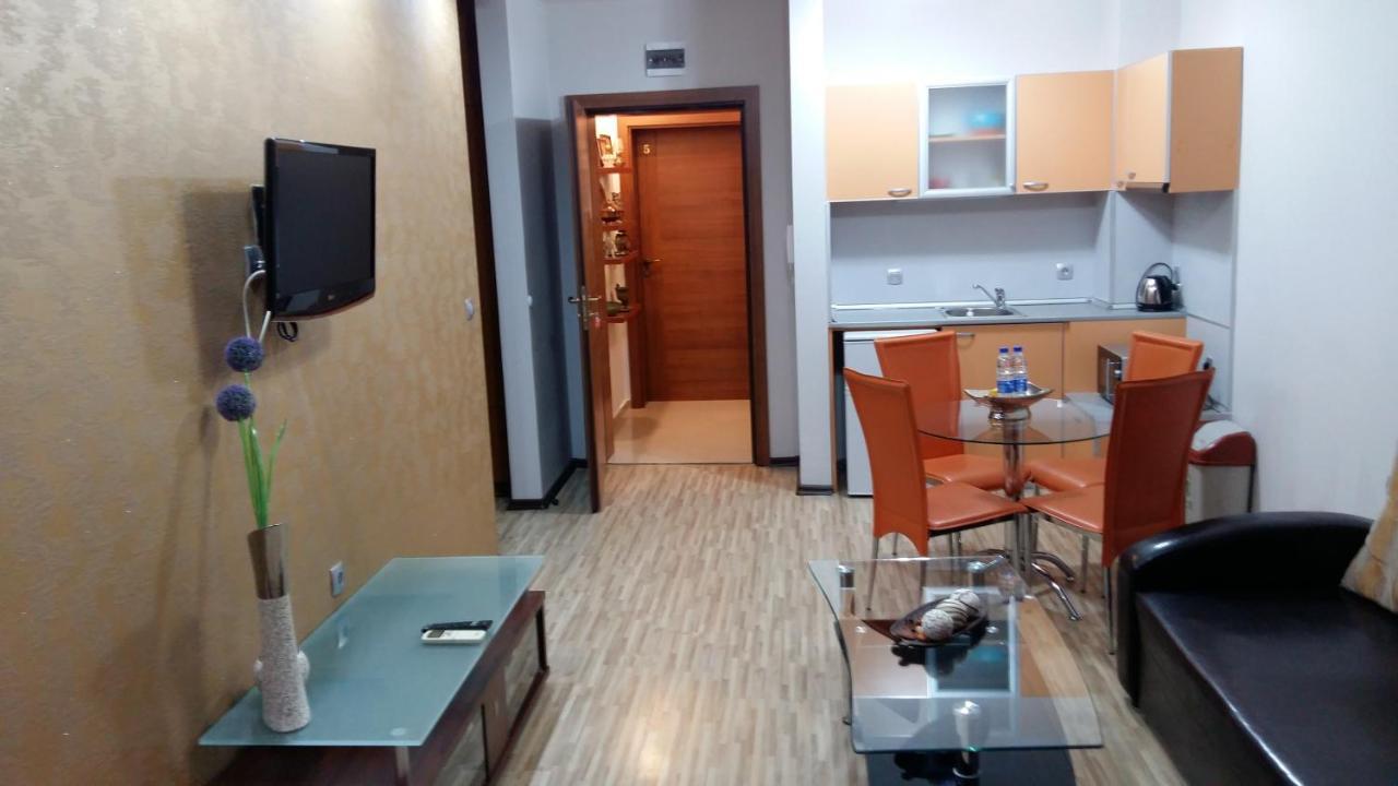 Fantasy Apartaments And Studios Avenue Комплекс Фантазия Хисаря Exterior foto