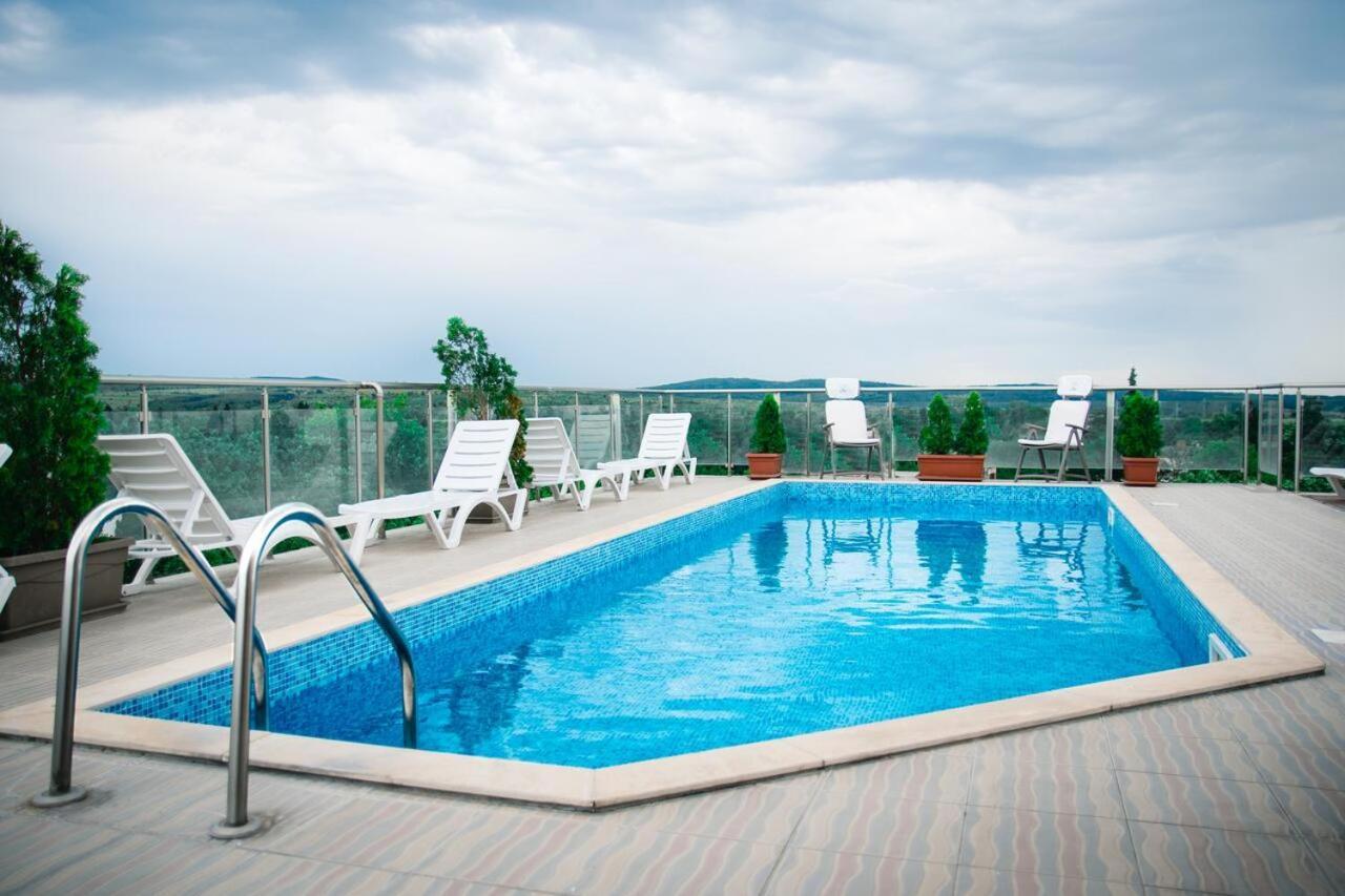Fantasy Apartaments And Studios Avenue Комплекс Фантазия Хисаря Exterior foto