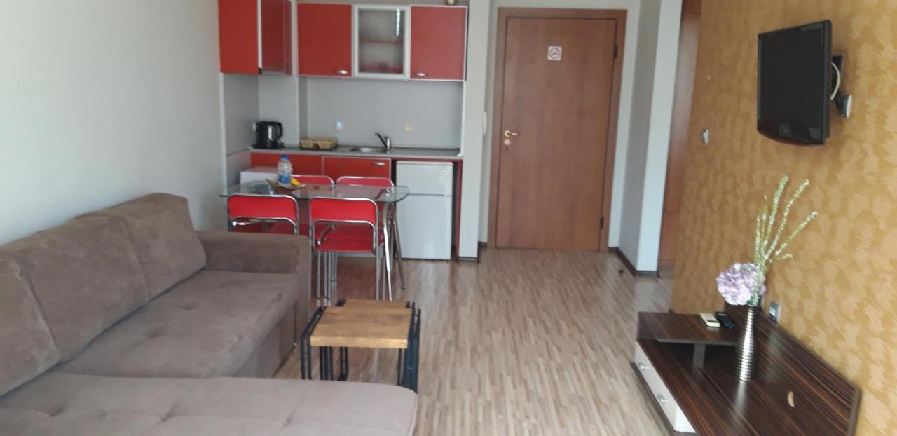 Fantasy Apartaments And Studios Avenue Комплекс Фантазия Хисаря Exterior foto